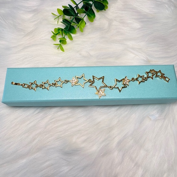 Star Cluster Bracelet with Crystal Accents - Picture 6 of 7